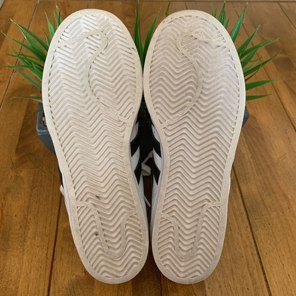 ADIDAS Superstar size W8.5 EUC - Picture 5 of 6